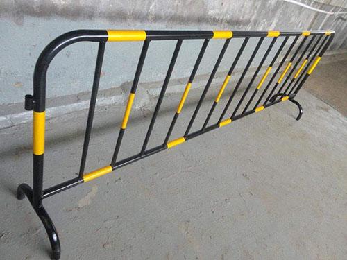 移動鐵馬護(hù)欄